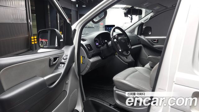 Hyundai Grand Starex Van 3-Seater Smart 2021 — фото 10