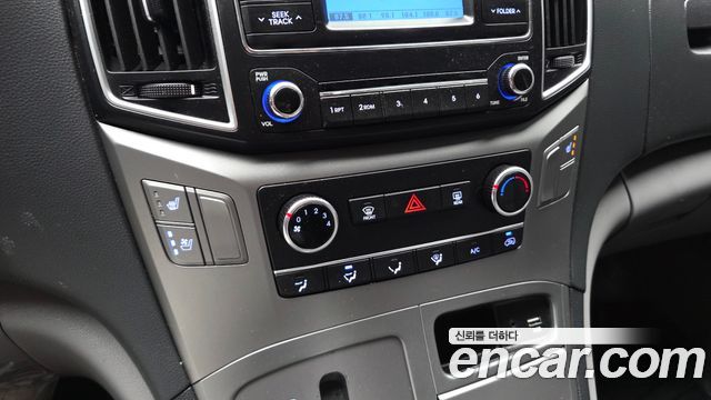 Hyundai Grand Starex Van 3-Seater Smart 2021 — фото 15