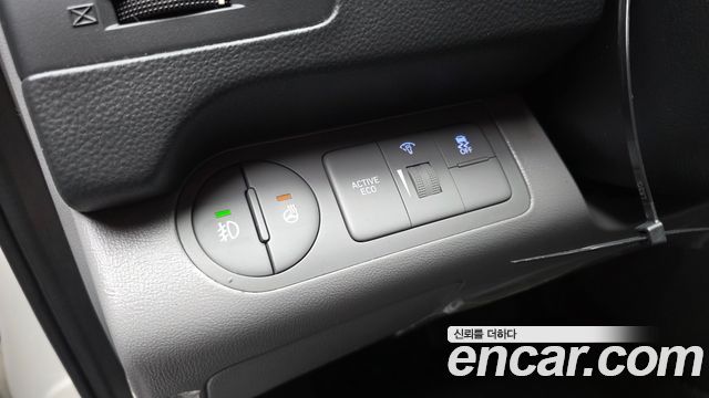 Hyundai Grand Starex Van 3-Seater Smart 2021 — фото 18