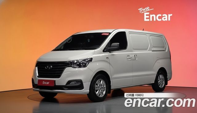 Hyundai Grand Starex Van 3-Seater Smart