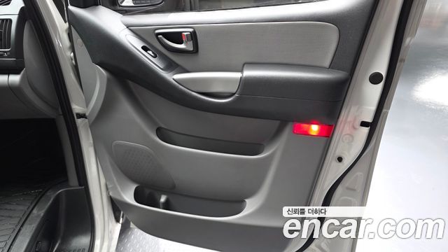 Hyundai Grand Starex Van 3-Seater Smart 2021 — фото 24