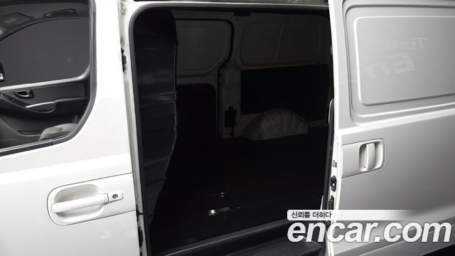 Hyundai Grand Starex Van 3-Seater Smart 2021 — фото 27