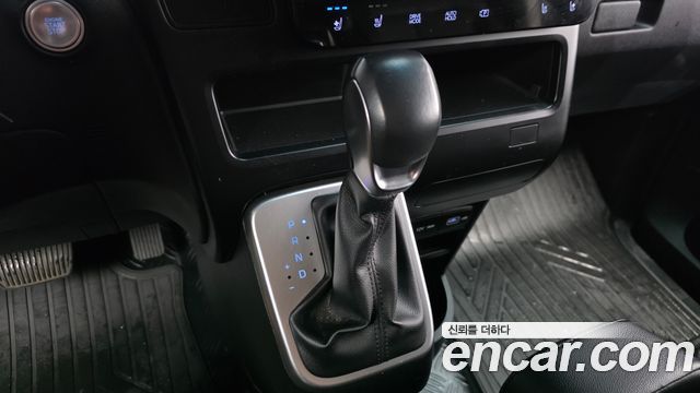 Hyundai Staria Cargo 3-Seater Modern 2022 — фото 9