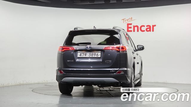 Toyota RAV4 2.5 4WD Hybrid 4th 2018 — фото 4