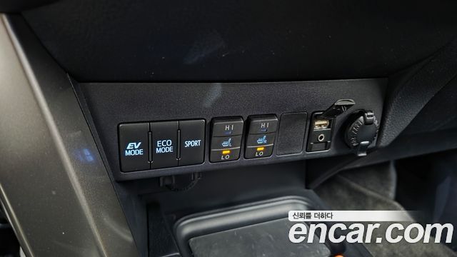 Toyota RAV4 2.5 4WD Hybrid 4th 2018 — фото 21
