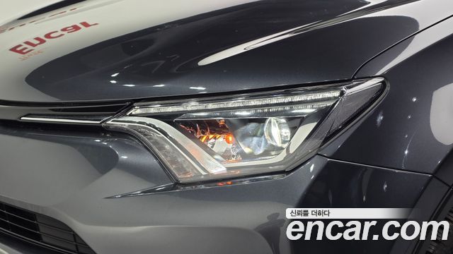 Toyota RAV4 2.5 4WD Hybrid 4th 2018 — фото 28