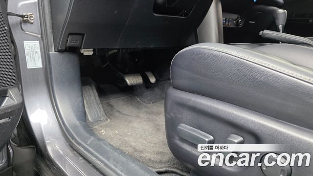 Toyota RAV4 2.5 4WD Hybrid 4th 2018 — фото 38