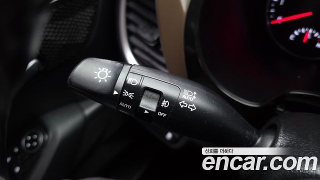 Kia Seltos Gasoline 1.6 Turbo 2WD Signature 2022 — фото 16