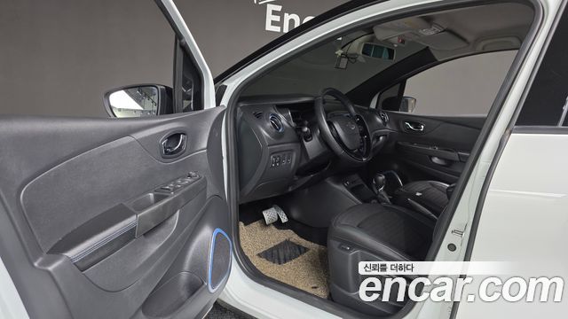 Renault Korea QM3 RE Signature 2017 — фото 10