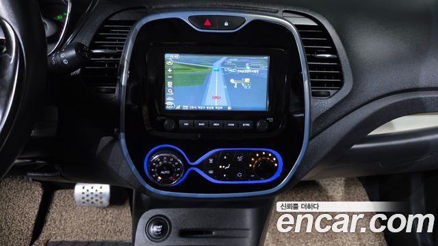 Renault Korea QM3 RE Signature 2017 — фото 14