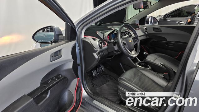 Chevrolet Aveo Sedan 1.4 Turbo LS Deluxe 2015 — фото 10