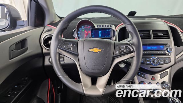 Chevrolet Aveo Sedan 1.4 Turbo LS Deluxe 2015 — фото 12