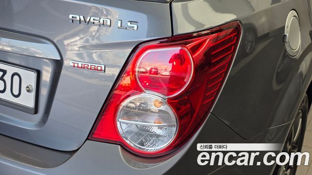 Chevrolet Aveo Sedan 1.4 Turbo LS Deluxe 2015 — фото 23
