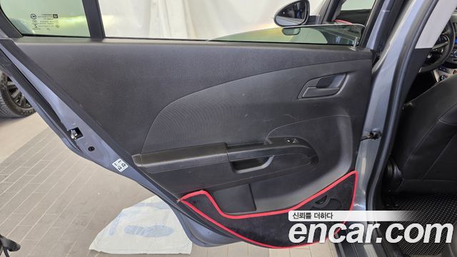 Chevrolet Aveo Sedan 1.4 Turbo LS Deluxe 2015 — фото 25
