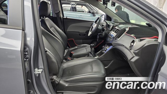 Chevrolet Aveo Sedan 1.4 Turbo LS Deluxe 2015 — фото 26