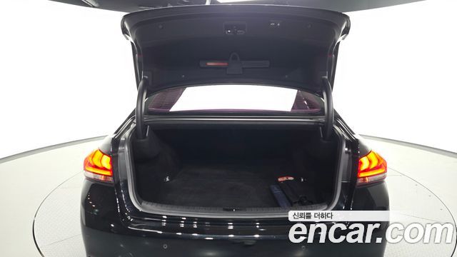 Genesis G80 3.3 GDI AWD Premium Luxury 2017 — фото 20