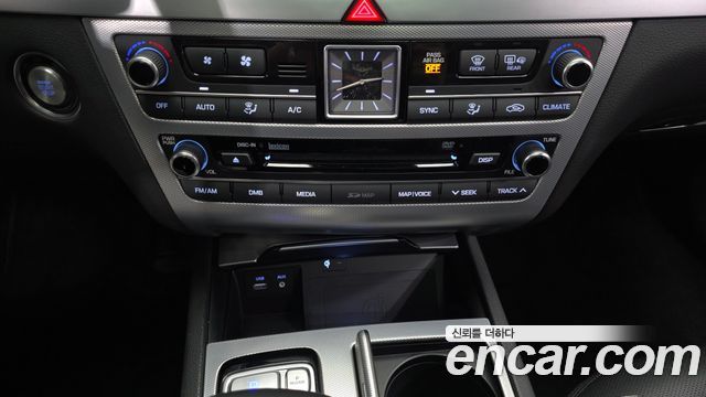 Genesis G80 3.3 GDI AWD Premium Luxury 2017 — фото 30