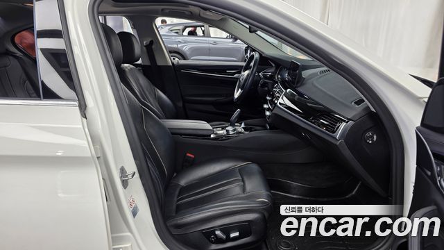 BMW 5 Series (G30) 520i Luxury 2018 — фото 11