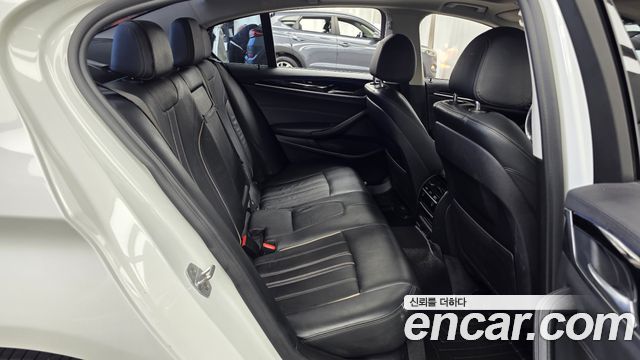 BMW 5 Series (G30) 520i Luxury 2018 — фото 12