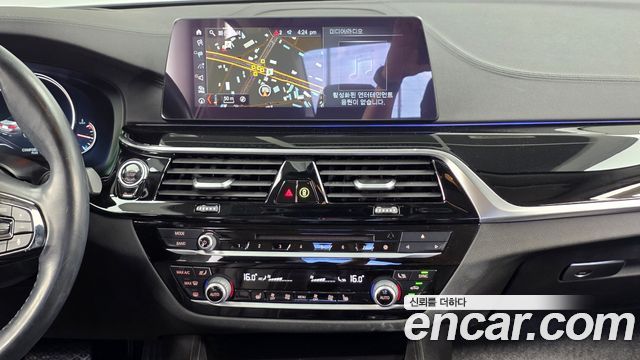 BMW 5 Series (G30) 520i Luxury 2018 — фото 14