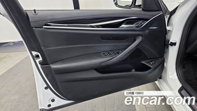 BMW 5 Series (G30) 520i Luxury 2018 — фото 24