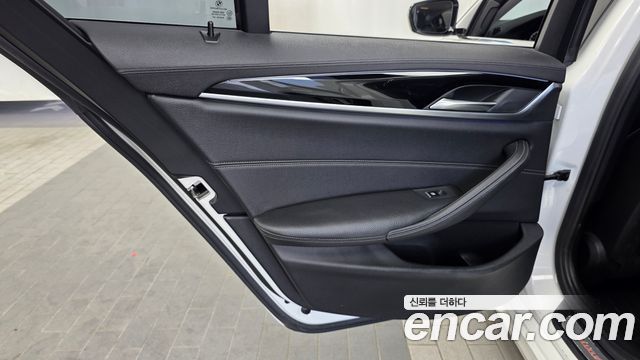 BMW 5 Series (G30) 520i Luxury 2018 — фото 25