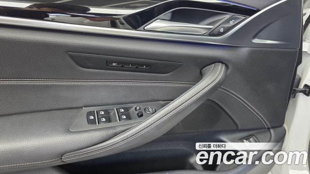 BMW 5 Series (G30) 520i Luxury 2018 — фото 28