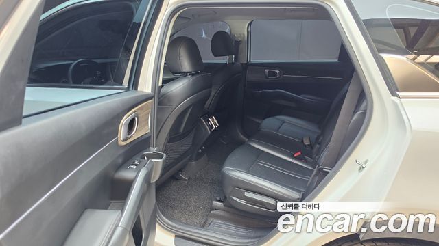 Kia Sorento (IV) Gasoline 2.5T 2WD Prestige 2023 — фото 12
