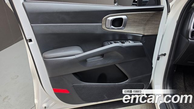 Kia Sorento (IV) Gasoline 2.5T 2WD Prestige 2023 — фото 24