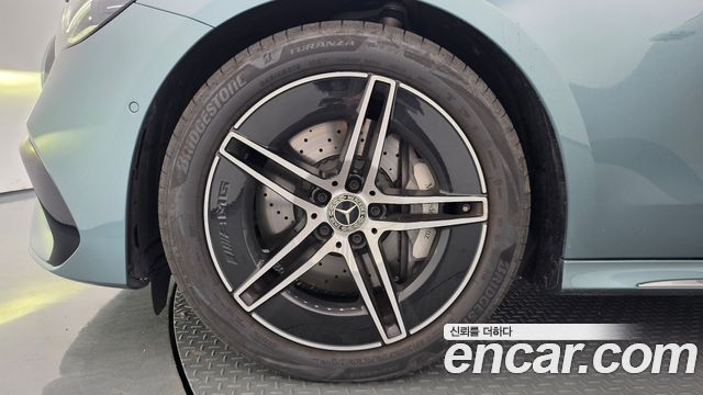Mercedes-Benz E-Class (W214) E300 4MATIC AMG Line 2025 — фото 5