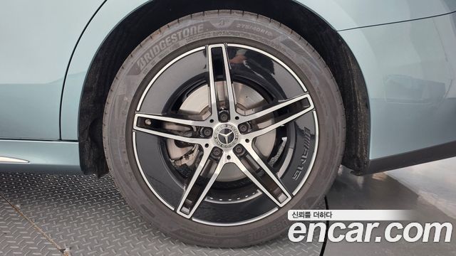 Mercedes-Benz E-Class (W214) E300 4MATIC AMG Line 2025 — фото 21