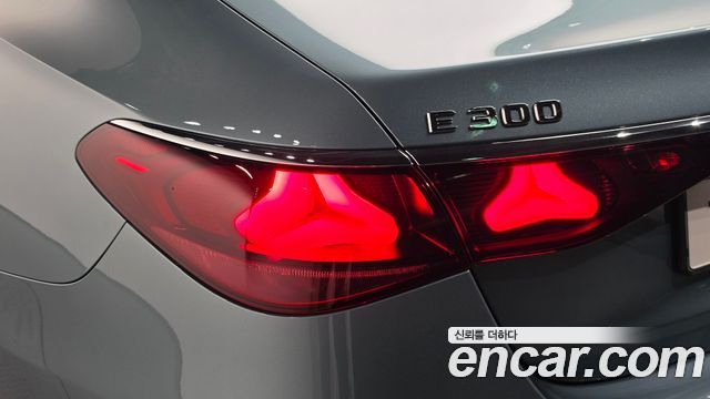 Mercedes-Benz E-Class (W214) E300 4MATIC AMG Line 2025 — фото 23