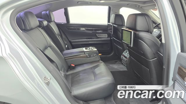BMW 7 Series (F01) 750Li xDrive 2013 — фото 11