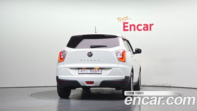 KG Mobility (SsangYong) Tivoli VX 2WD 2015 — фото 4