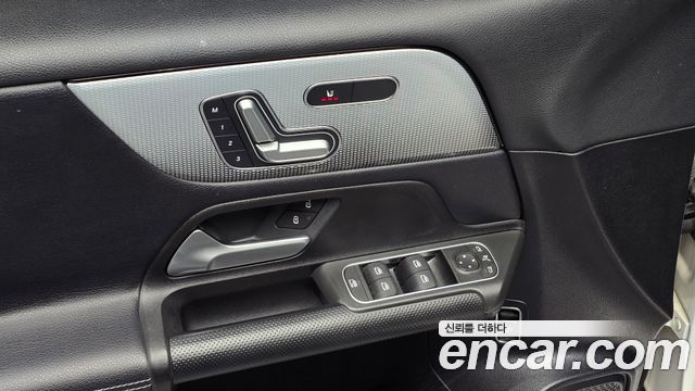 Mercedes-Benz GLB-Class (X247) GLB200 d 2021 — фото 22