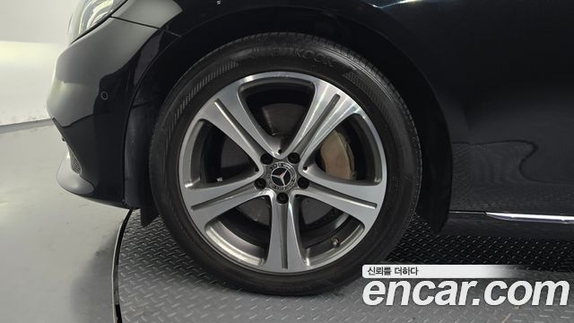 Mercedes-Benz E-Class (W213) E300 Avantgarde 2019 — фото 21