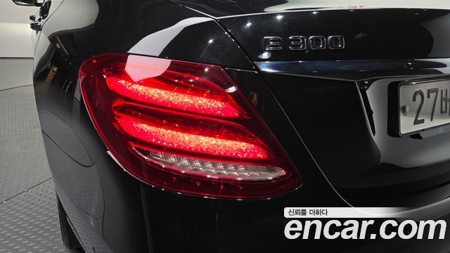 Mercedes-Benz E-Class (W213) E300 Avantgarde 2019 — фото 23