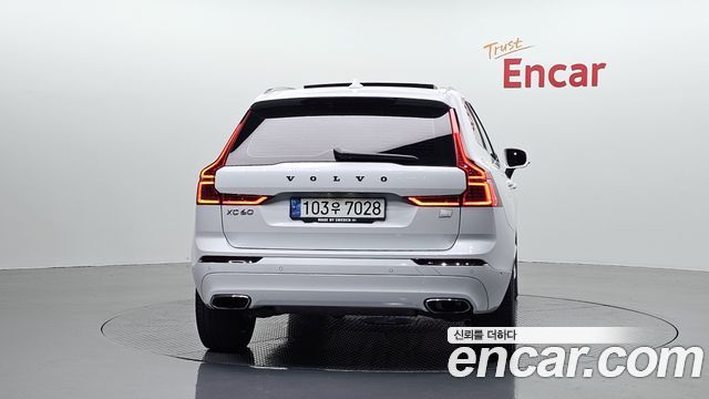 Volvo XC60 (II) T8 Inscription 2021 — фото 4