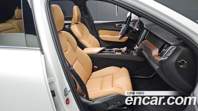 Volvo XC60 (II) T8 Inscription 2021 — фото 26
