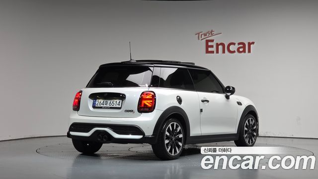 MINI Cooper S Classic Launch Pack Third Generation 2023 — фото 2