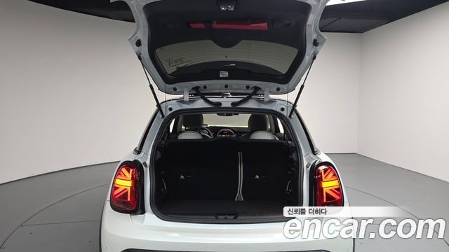 MINI Cooper S Classic Launch Pack Third Generation 2023 — фото 20