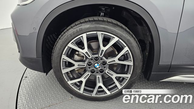 BMW X1 (F48) xDrive 20i xLine 2022 — фото 5