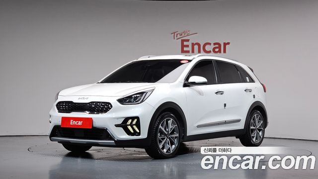 Kia Niro 1.6 HEV Signature 2022 — фото 1