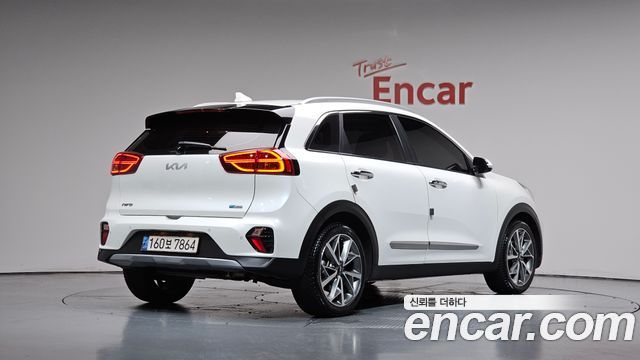 Kia Niro 1.6 HEV Signature 2022 — фото 2