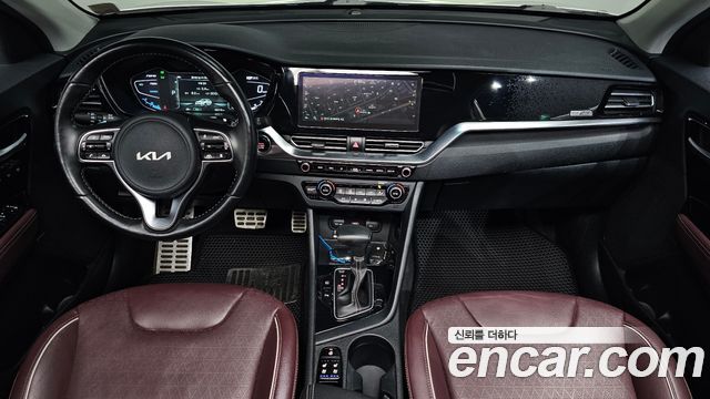Kia Niro 1.6 HEV Signature 2022 — фото 7