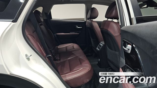 Kia Niro 1.6 HEV Signature 2022 — фото 12