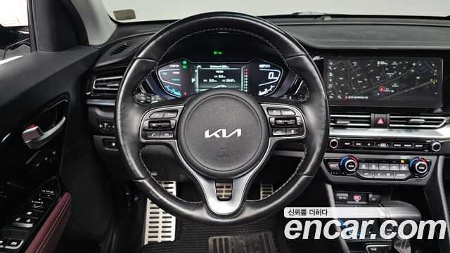 Kia Niro 1.6 HEV Signature 2022 — фото 13