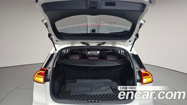 Kia Niro 1.6 HEV Signature 2022 — фото 37