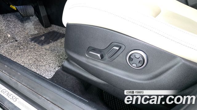 Genesis GV70 2.2 Diesel 2WD 2024 — фото 37