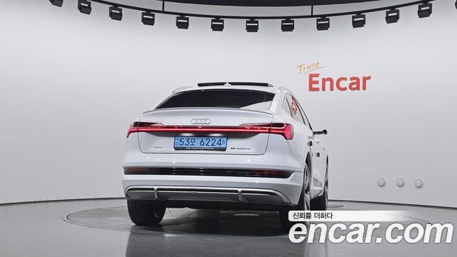 Audi e-tron 55 Quattro Sportback 2022 — фото 4